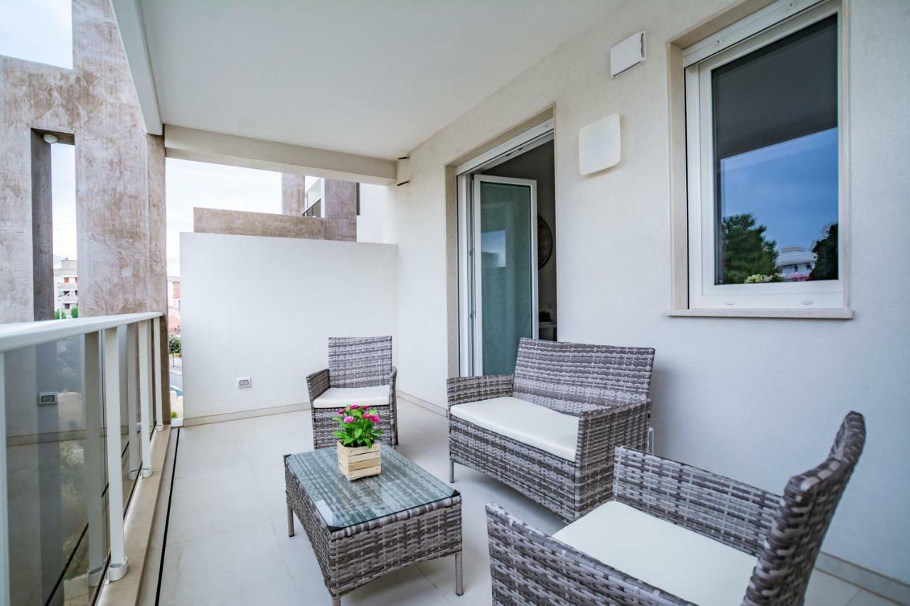 Wepuglia - La Casa Del Cardinale Apartment Monopoli Bagian luar foto